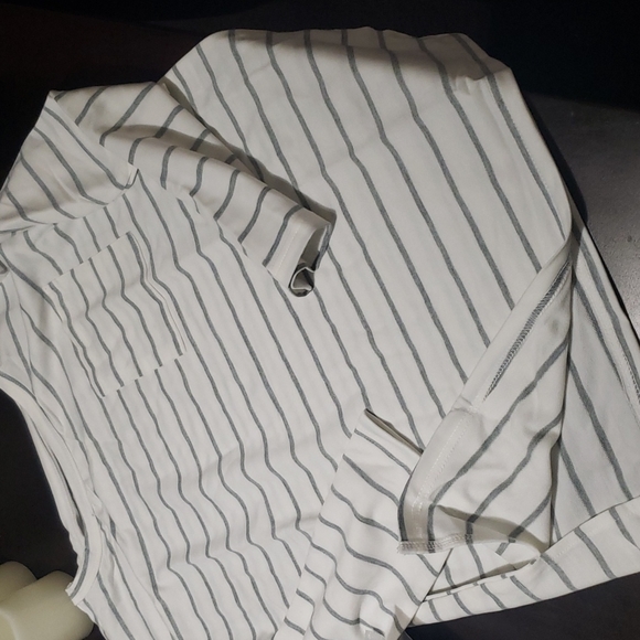 2x left🎉HP🎉New boutique Oversized striped top - Picture 4 of 7